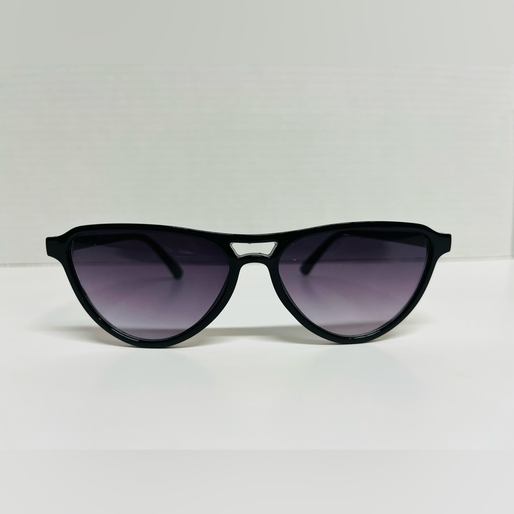 Fashion Accessory Sunglasses Classy Black Sexy Cat eye Sunglasses w Purple Tent - Picture 6 of 6